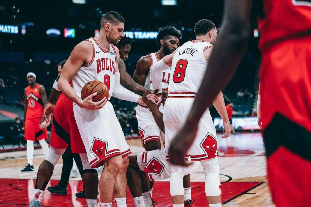 芝加哥公牛内部会议纪要流出:关键时刻防线松动;欧联使命明确;赛程密集仍需轮换(公牛队最新交易) 芝加哥公牛内部会议纪要流出:关键时刻防线松动;欧联使命明确;赛程密集仍需轮换(公牛队最新交易)