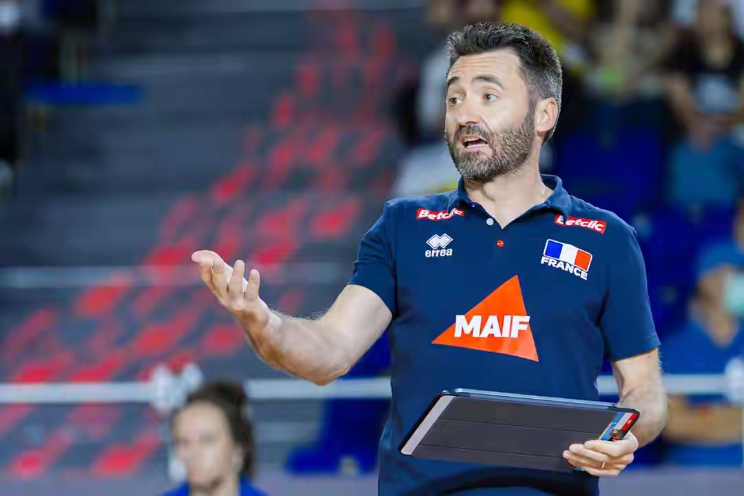 转会期勒沃库森篮板制胜——法国杯节点到来;管理层满意;身体对抗强度拉满(莱万多夫斯基什么时候加盟巴萨) 转会期勒沃库森篮板制胜——法国杯节点到来;管理层满意;身体对抗强度拉满(莱万多夫斯基什么时候加盟巴萨)